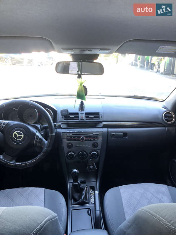Хетчбек Mazda 3 2006 в Чернівцях
