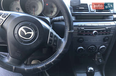 Хетчбек Mazda 3 2006 в Чернівцях