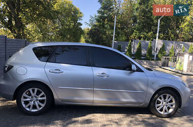 Хетчбек Mazda 3 2006 в Чернівцях