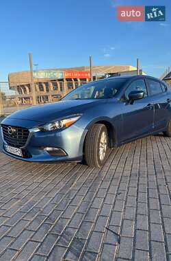 MAZDA 3 2018