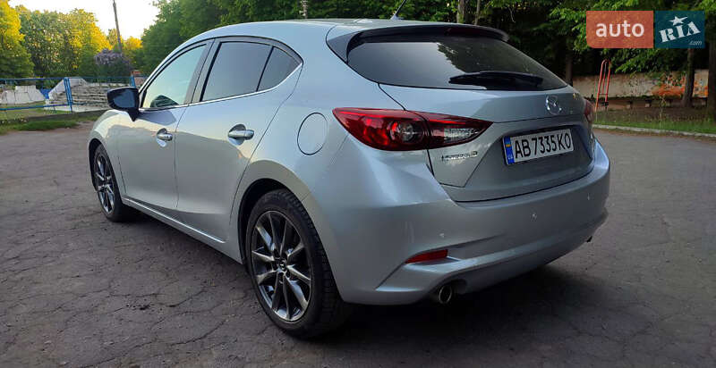Хэтчбек Mazda 3 2018 в Жмеринке