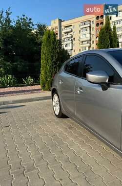 Хэтчбек Mazda 3 2014 в 