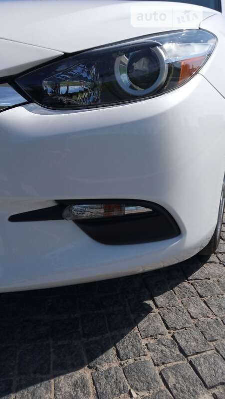 Седан Mazda 3 2016 в Днепре