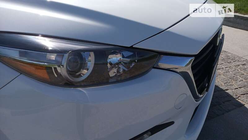 Седан Mazda 3 2016 в Дніпрі