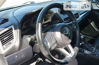 Седан Mazda 3 2016 в Днепре