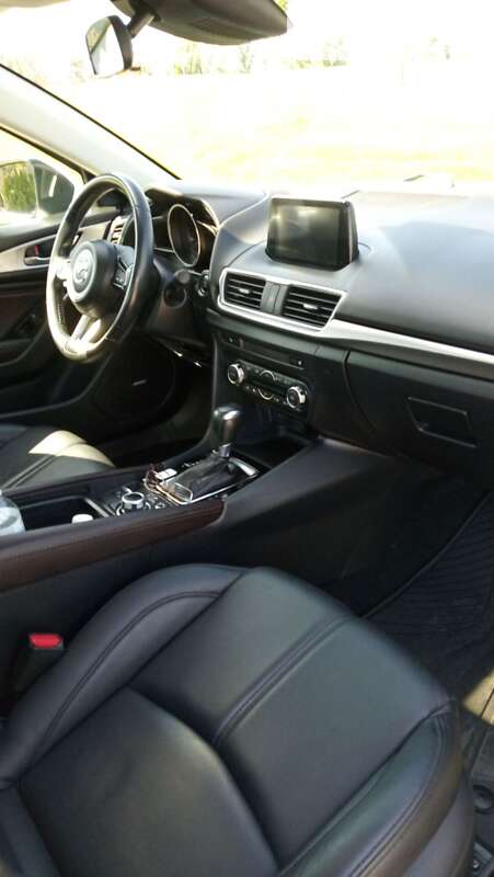 Седан Mazda 3 2016 в Днепре