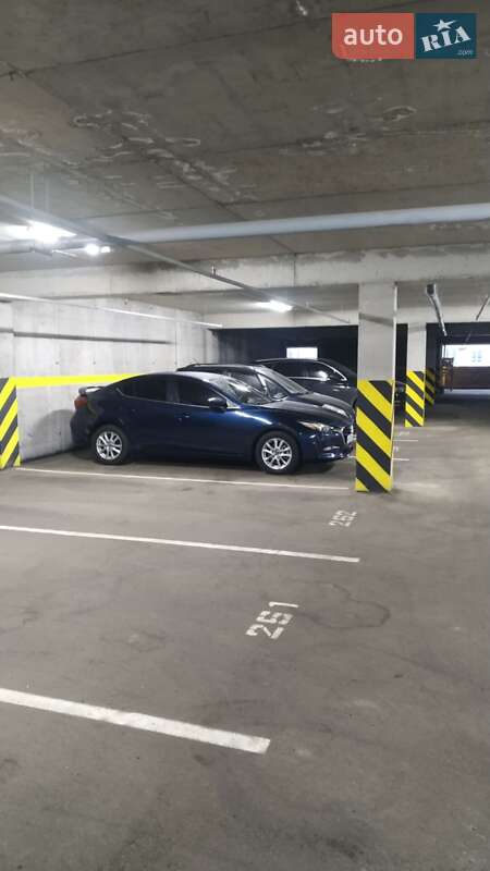 Седан Mazda 3 2016 в Днепре