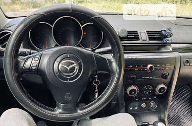 Седан Mazda 3 2004 в 