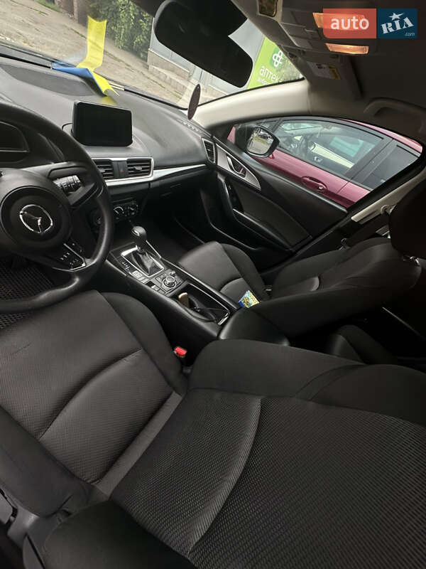 Хэтчбек Mazda 3 2018 в Киеве