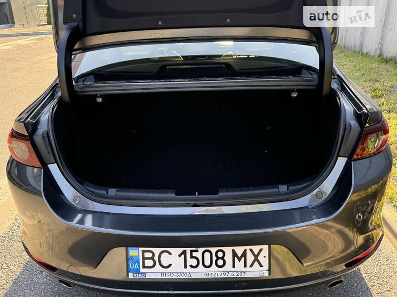 Седан Mazda 3 2019 в Львові
