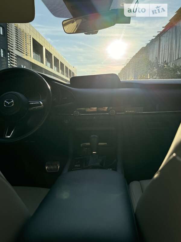 Седан Mazda 3 2019 в Львові