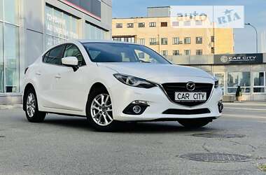 Седан Mazda 3 2015 в Киеве