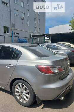Седан Mazda 3 2010 в 