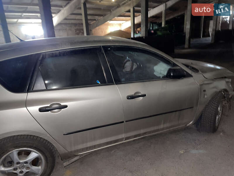 Хэтчбек Mazda 3 2006 в Гайсине