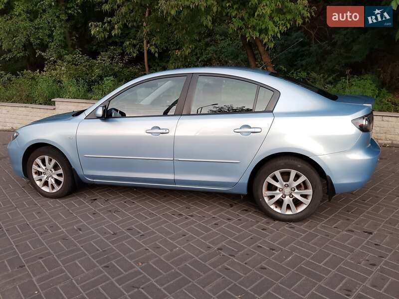 Седан Mazda 3 2006 в Киеве