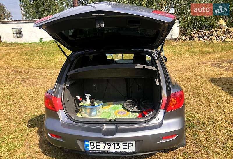 Хэтчбек Mazda 3 2004 в Врадиевке