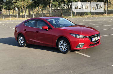 Седан Mazda 3 2015 в Днепре