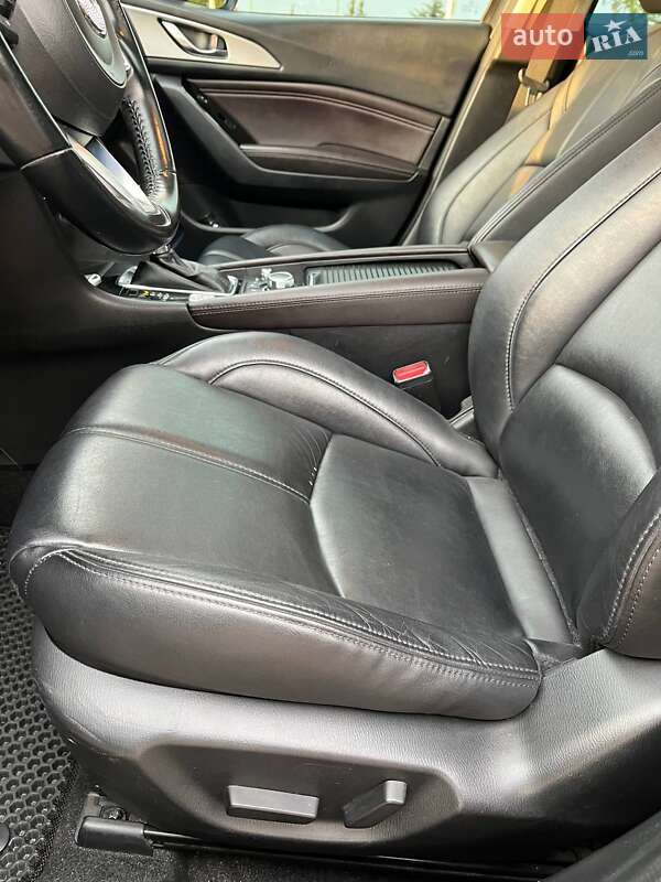 Хэтчбек Mazda 3 2017 в Запорожье