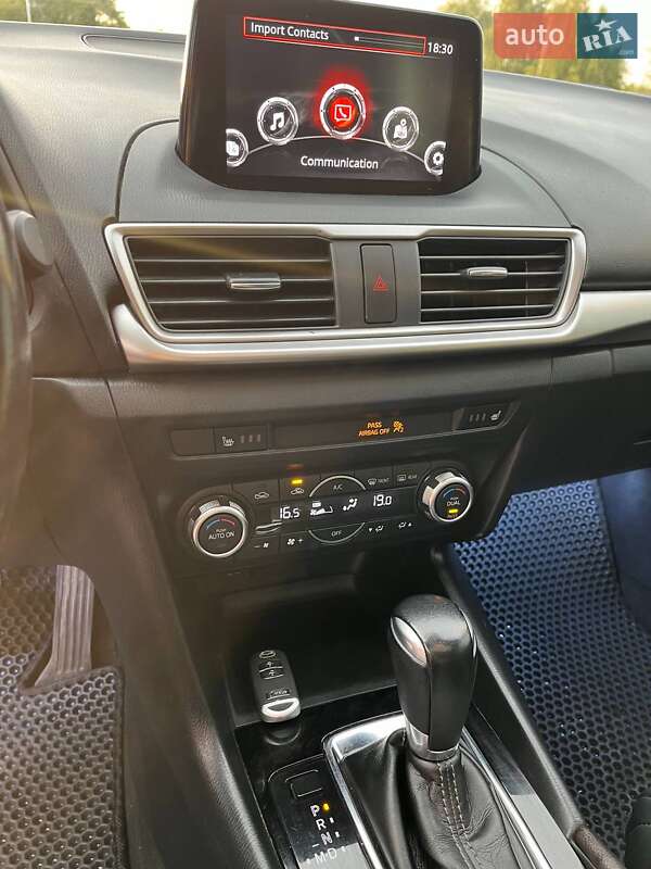 Хэтчбек Mazda 3 2017 в Запорожье