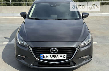 Седан Mazda 3 2016 в Киеве