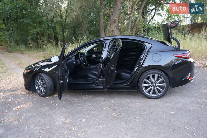 Седан Mazda 3 2019 в Броварах