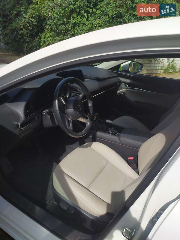 Седан Mazda 3 2019 в Днепре