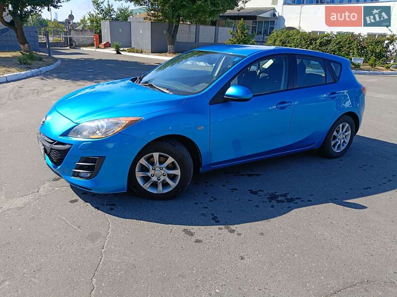 Хэтчбек Mazda 3 2010 в 