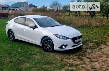 Седан Mazda 3 2016 в Черновцах