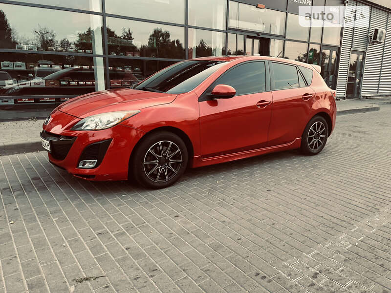 Хэтчбек Mazda 3 2011 в Киеве
