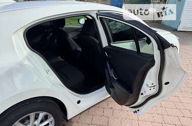 Хэтчбек Mazda 3 2017 в 