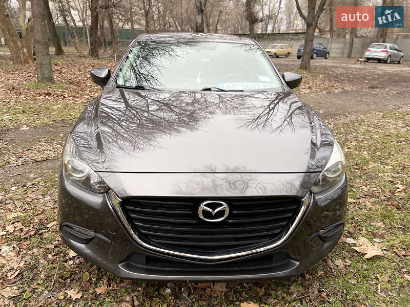 Седан Mazda 3 2016 в Запоріжжі