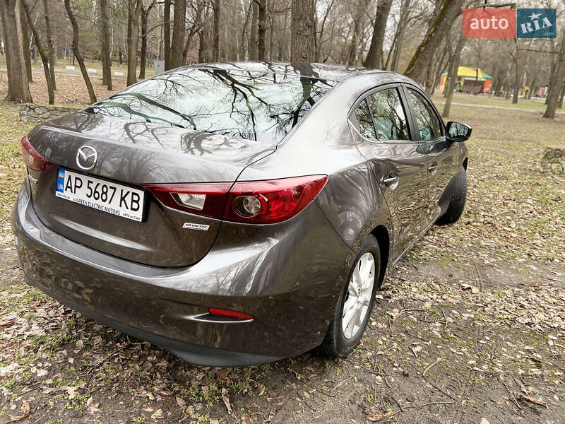 Седан Mazda 3 2016 в Запоріжжі