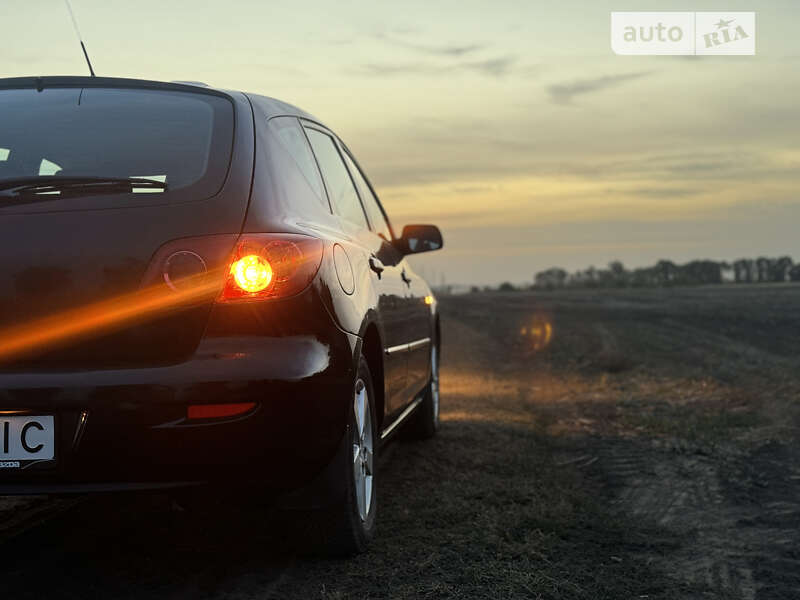 Хетчбек Mazda 3 2003 в Миколаєві
