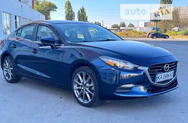 Седан Mazda 3 2018 в Вишневом