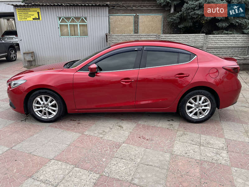 Седан Mazda 3 2015 в Краматорську