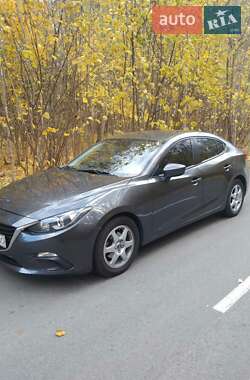 Седан Mazda 3 2015 в Киеве