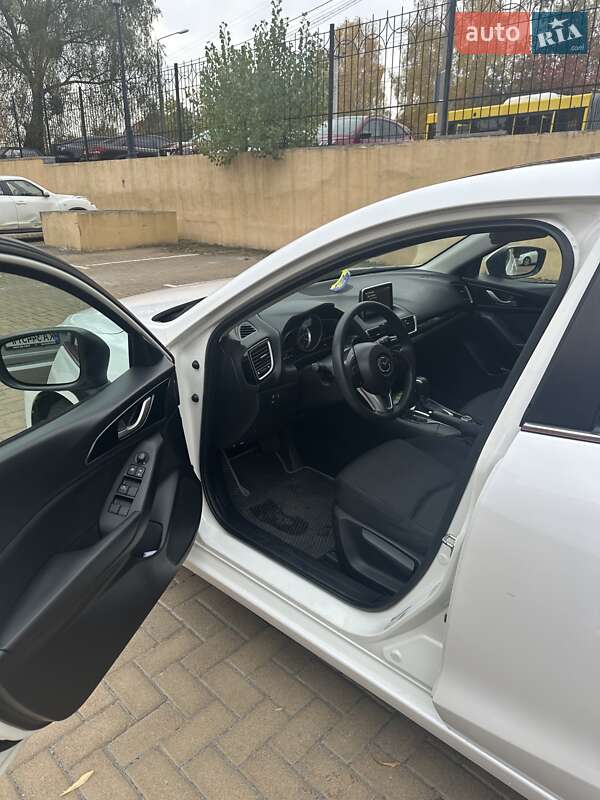 Хетчбек Mazda 3 2015 в Києві фото 5 Хетчбек Mazda 3 2015 в Києві