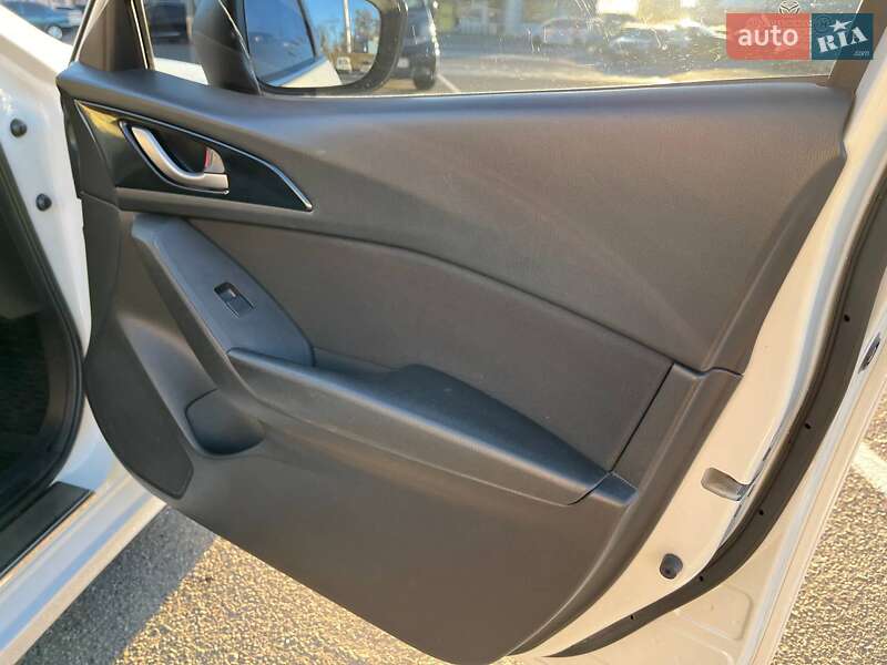 Седан Mazda 3 2014 в Виннице