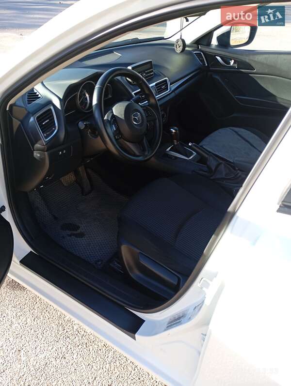 Седан Mazda 3 2014 в Херсоне