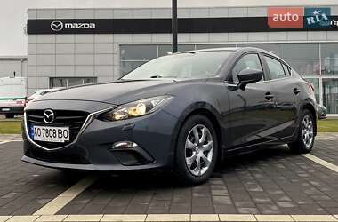 Седан Mazda 3 2015 в Мукачево