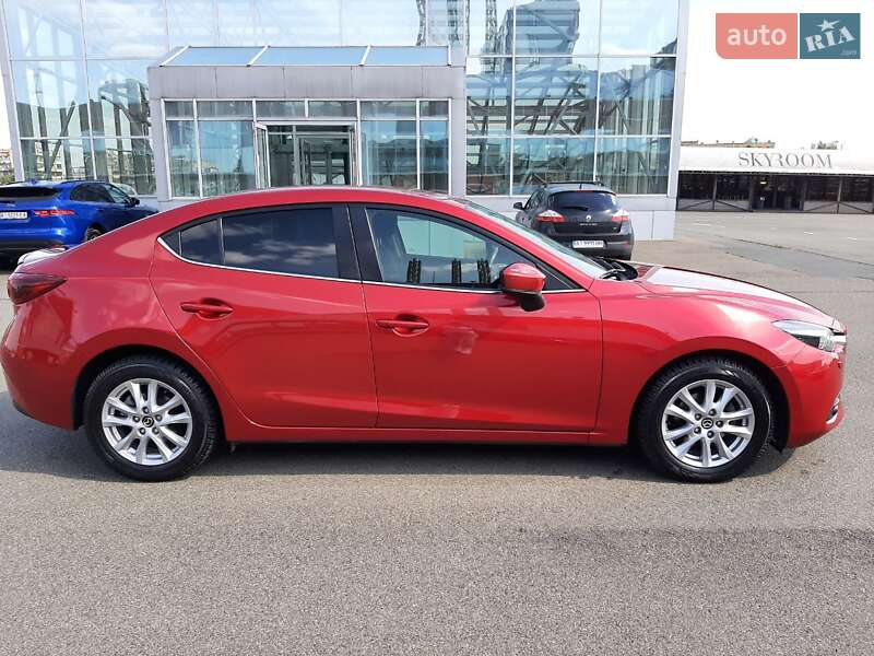 Седан Mazda 3 2016 в Киеве