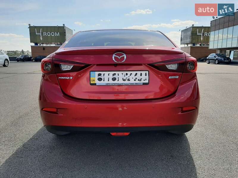 Седан Mazda 3 2016 в Киеве