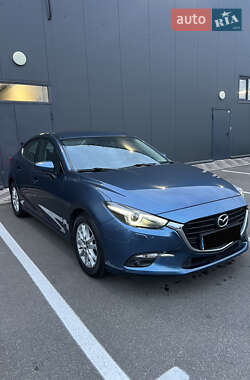 Седан Mazda 3 2018 в Киеве