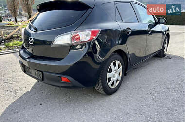 Хэтчбек Mazda 3 2010 в Волочиске