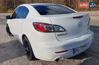 Седан Mazda 3 2012 в Днепре