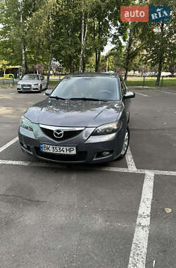 Седан Mazda 3 2006 в Рудки