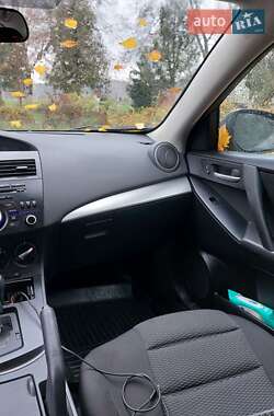 Седан Mazda 3 2012 в Львові