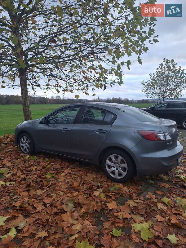 Седан Mazda 3 2012 в Львові