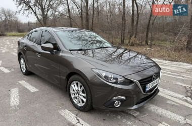 Седан Mazda 3 2016 в Днепре