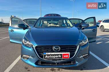 Седан Mazda 3 2017 в Львові